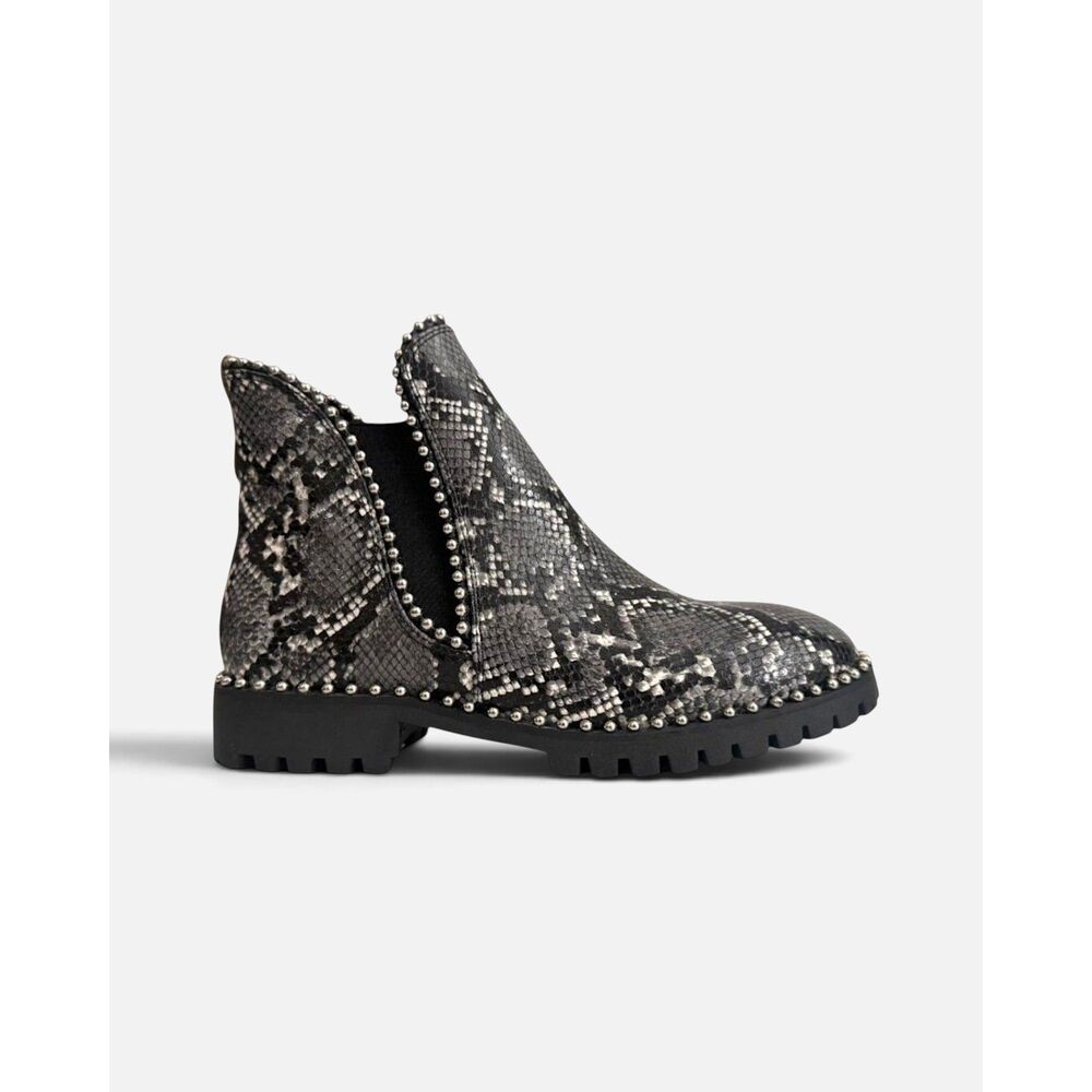 Seven Dials South End Chelsea Stud Snake Ankle Boots, Perfect! Size 7.5
